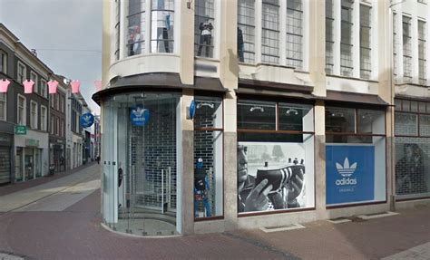 openingstijden middenwaard adidas|adidas in de buurt.